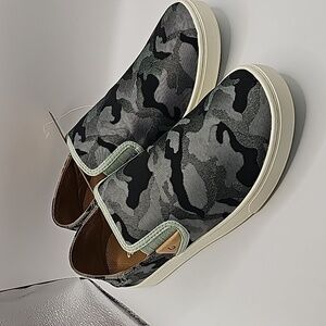 Olukai Pehuea Pa'i Womens Soft Pink/Ke Au Camo Slip-on Shoe Loafer size 10 women